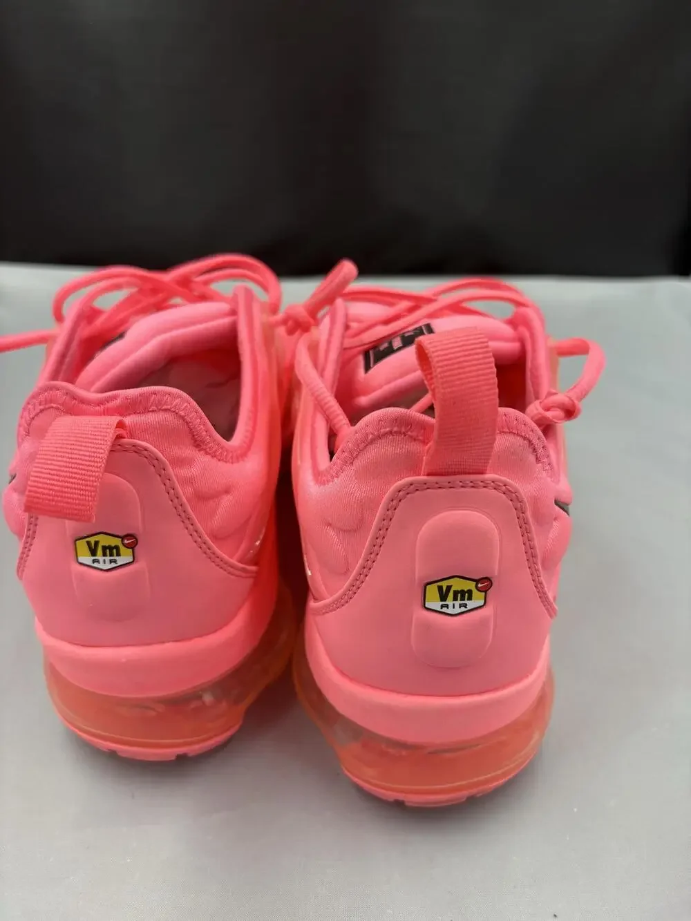 Nike Air VaporMax Plus Shoes Womens Size 7 Pink Running Sneaker Low Top